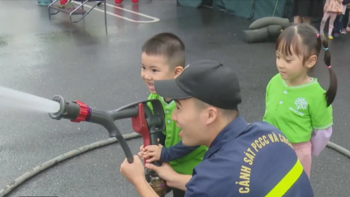 Trải nghiệm PCCC để nâng cao kỹ năng chữa cháy, thoát nạn